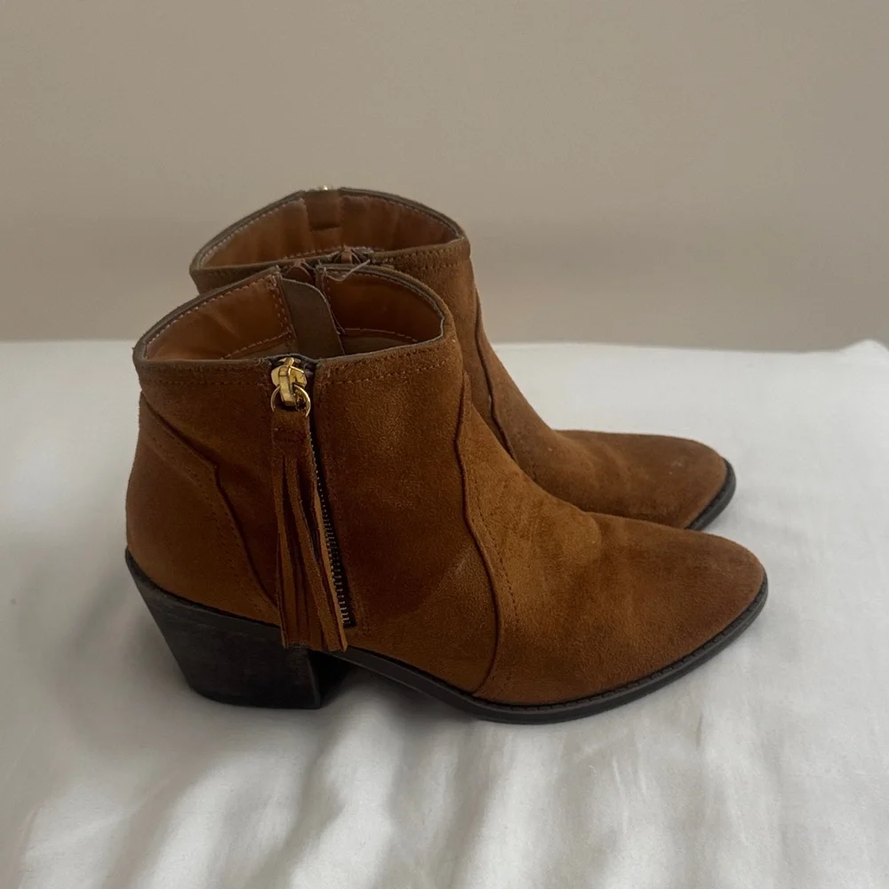 Soda Chestnut Suede Tassel Ankle Boots